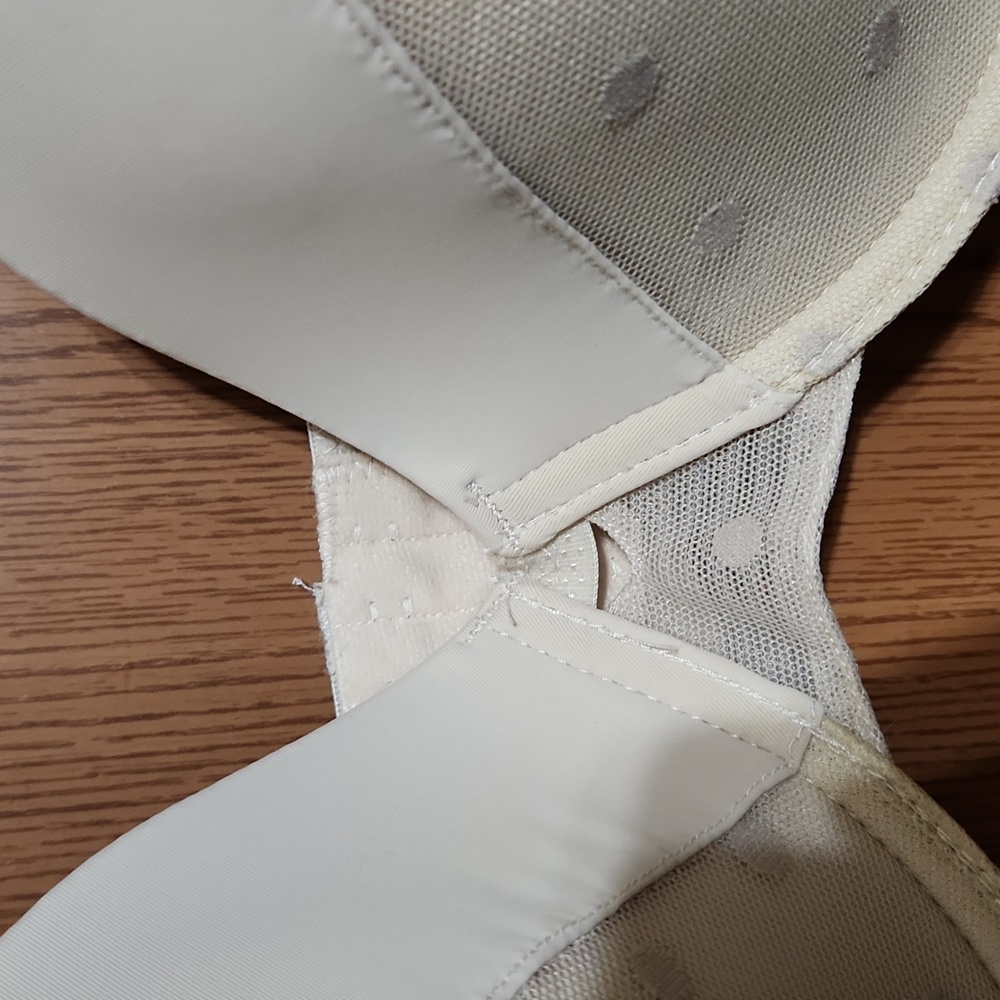 Bras - Picture 9 of 12
